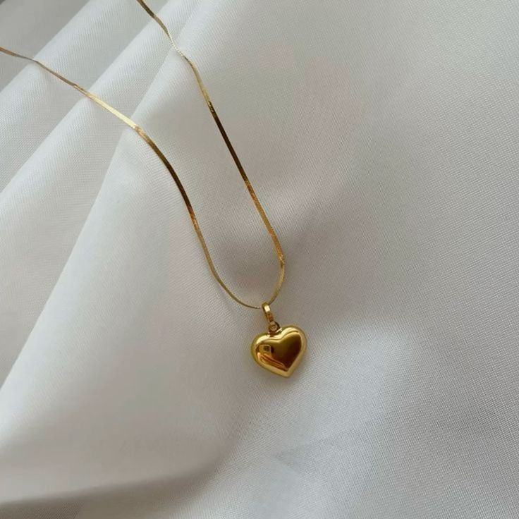 Classic Gold Heart Pendant Necklace – Everyday Elegance