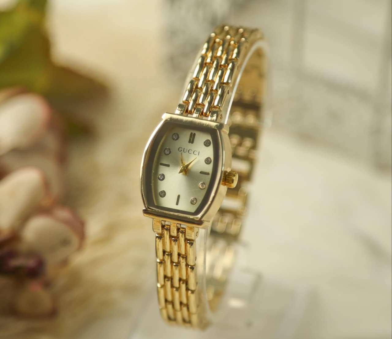 Gucci Vintage Square Dial Watch – Gold