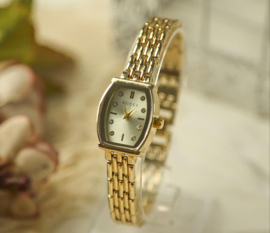 Gucci Vintage Square Dial Watch – Gold